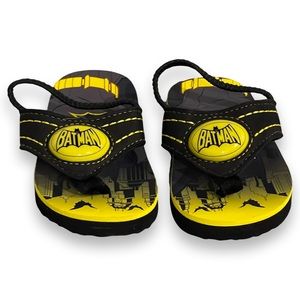 nwot BATMAN || Light Up Flip Flop Sandals|  Black Yellow || Toddler size 6
